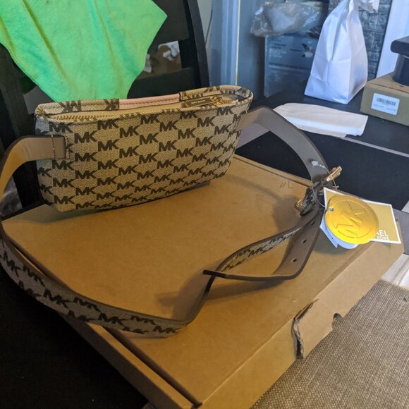 Michael Kors Belt Bag - Picture 2 of 7
